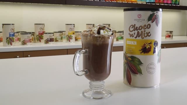 SI TË BËSH ÇOKOLLATË TË NXEHTË ME CHOCO-N-MIX